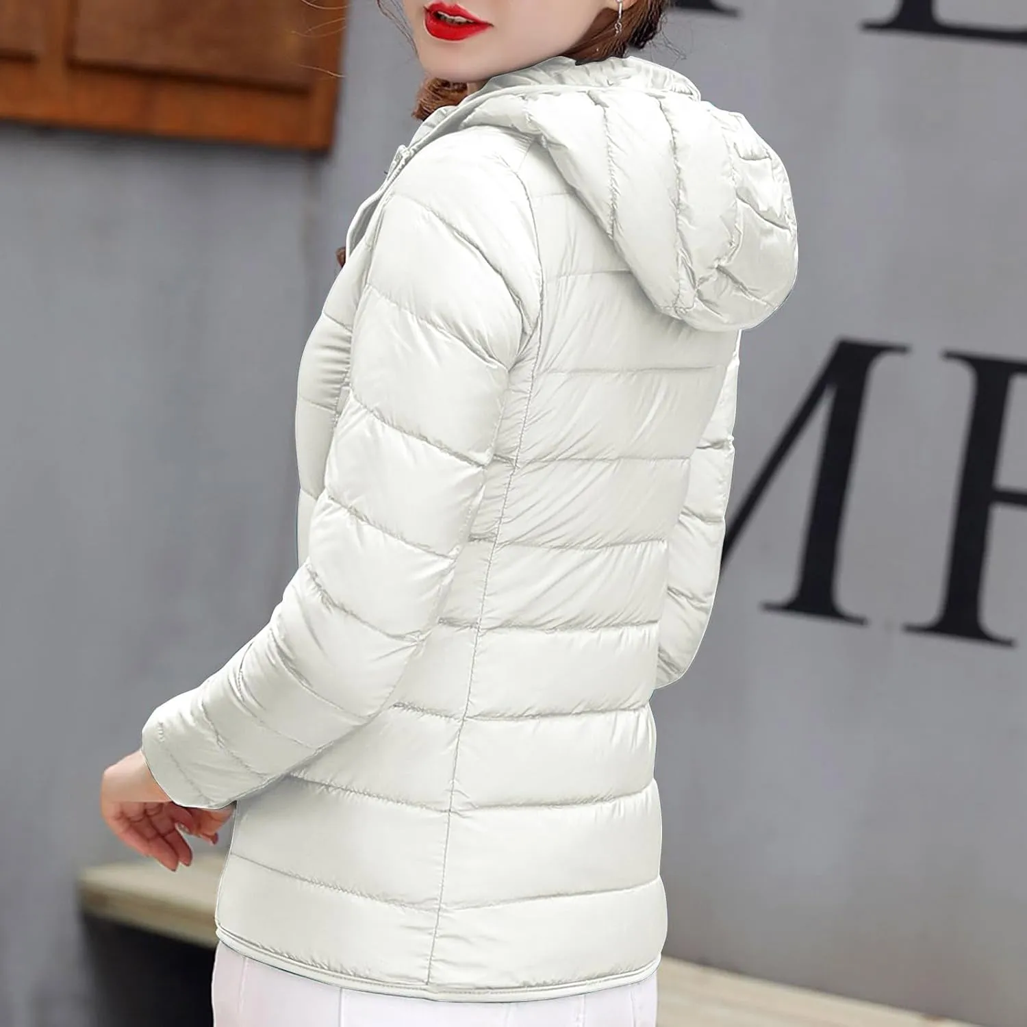 lcziwo Women's Short down Jacket Lightweight Slim Hooded Puffer Jacket Stand Collar Zip Quilted Winter Coat with Pockets